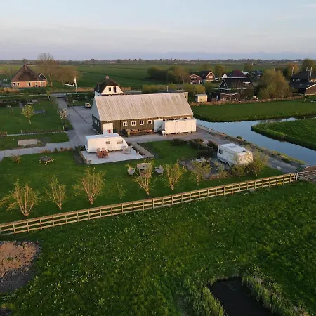 Stunde Hoeve, Kleinschalig Verblijf In Een Caravan Omringt Door Rust En Ruimte