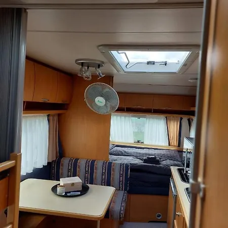 Camping Stunde Hoeve, Kleinschalig Verblijf In Een Caravan Omringt Door Rust En Ruimte *