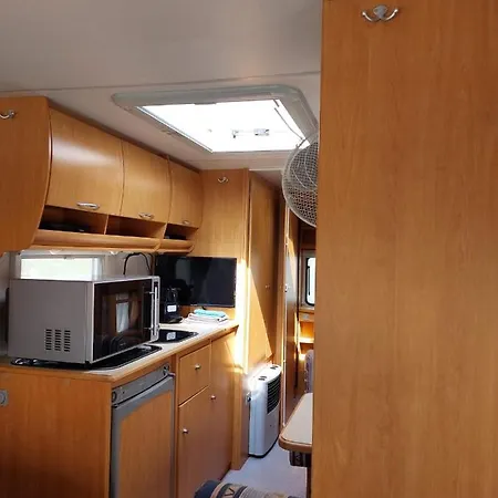 Camping Stunde Hoeve, Kleinschalig Verblijf In Een Caravan Omringt Door Rust En Ruimte