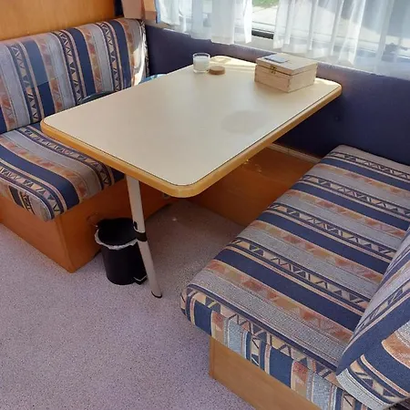 Camping Stunde Hoeve, Kleinschalig Verblijf In Een Caravan Omringt Door Rust En Ruimte Oudesluis (North Holland)