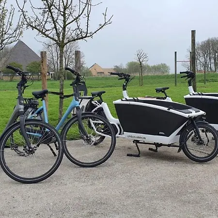 Campsite Stunde Hoeve, Kleinschalig Verblijf In Een Caravan Omringt Door Rust En Ruimte